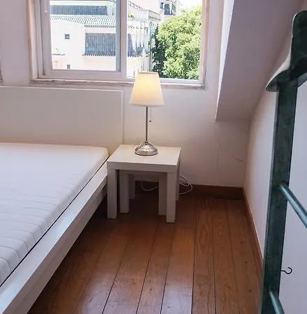 Quiet And Sunny Apartment