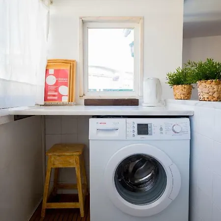 Quiet And Sunny Apartment *